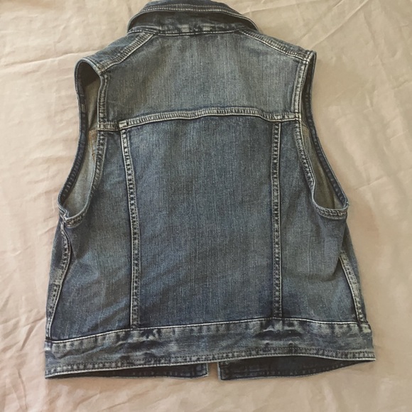 Express Denim Cropped Vest - Picture 2 of 5